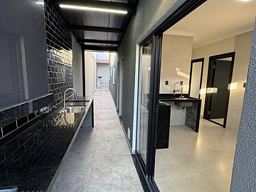 Bosque dos Eucaliptos, casa com 3 dorms em avenida