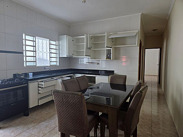 Altos do Bosque, casa t�rrea com 2 dorms
